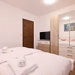 Villa Premium Nessi With Pool & Seaview Vir