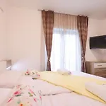 Premium Nessi With Pool & Seaview Villa *