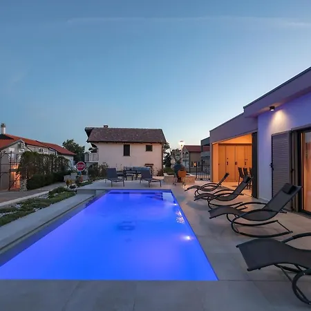 Premium Nessi With Pool & Seaview Vir