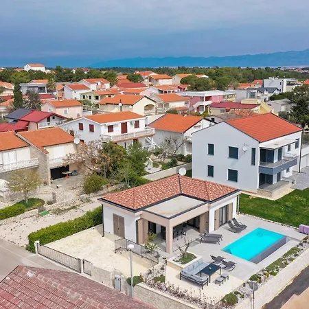 Premium Nessi With Pool & Seaview Vir