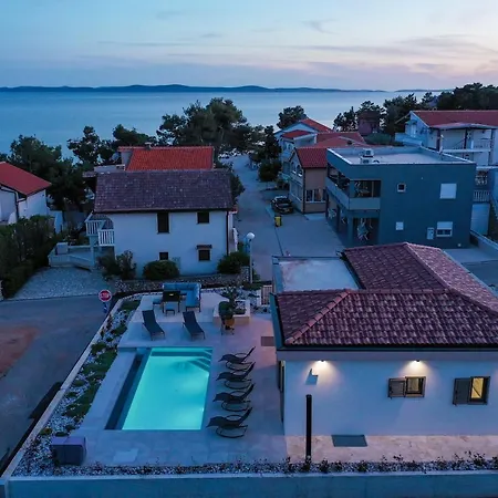 Βίλα Premium Nessi With Pool & Seaview Vir