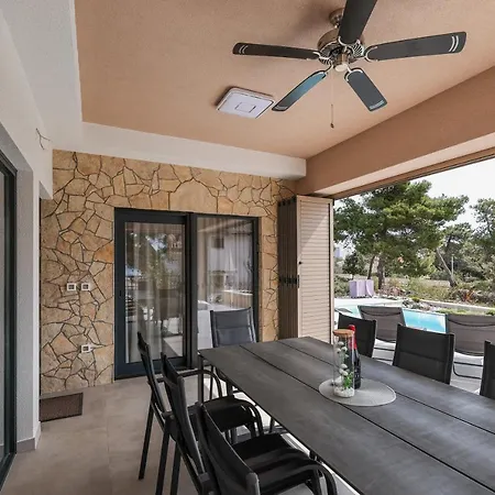 Premium Nessi With Pool & Seaview Vir