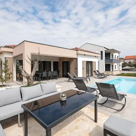 Βίλα Premium Nessi With Pool & Seaview