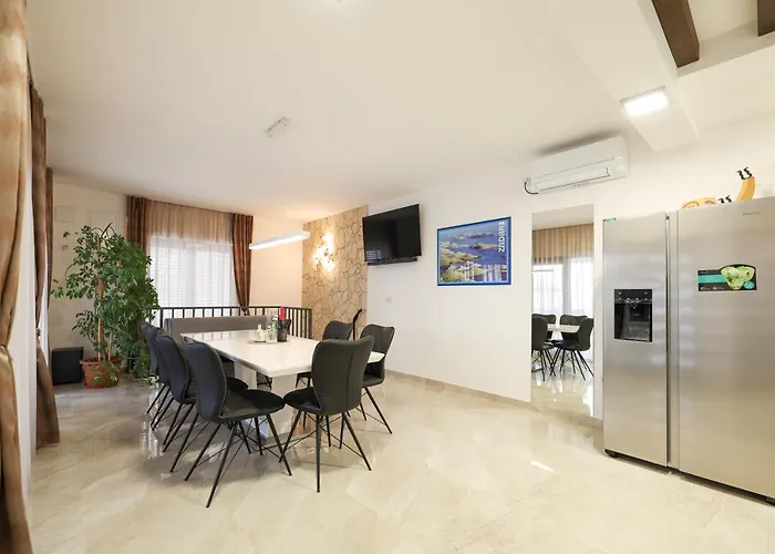 Vila Premium Nessi With Pool & Seaview *