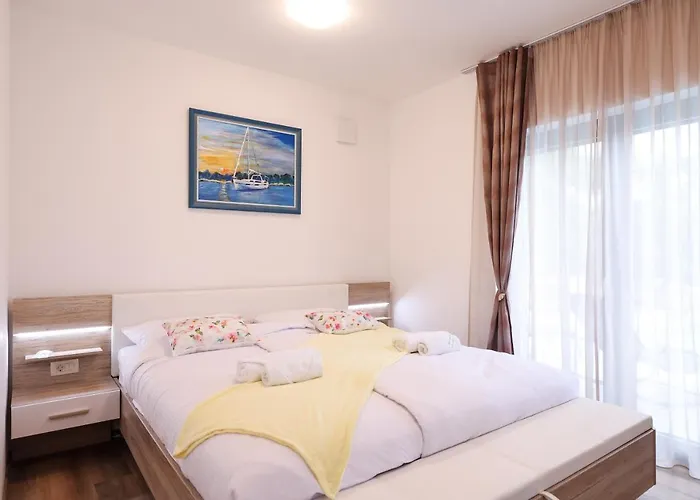 Vila Premium Nessi With Pool & Seaview *