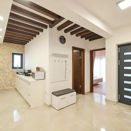 Premium Nessi With Pool & Seaview * Vir