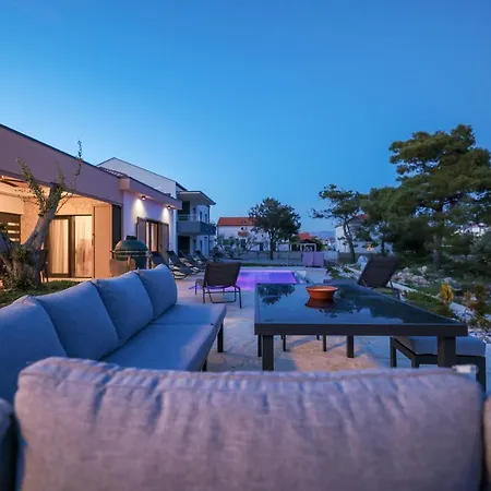 Premium Nessi With Pool & Seaview Villa *