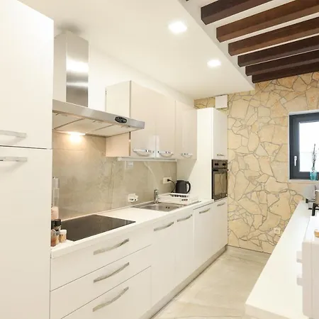 Villa Premium Nessi With Pool & Seaview *