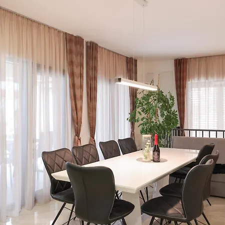 Premium Nessi With Pool & Seaview *