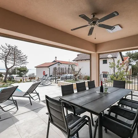 Premium Nessi With Pool & Seaview Villa