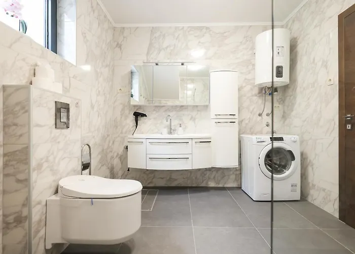 Premium Nessi With Pool & Seaview Вир