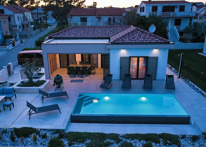 Вилла Premium Nessi With Pool & Seaview Вир