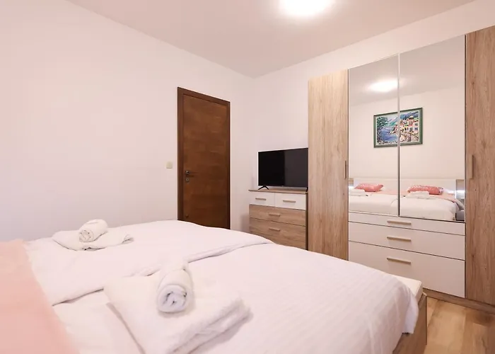 Вилла Premium Nessi With Pool & Seaview Вир