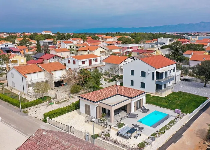 Premium Nessi With Pool & Seaview ヴィル