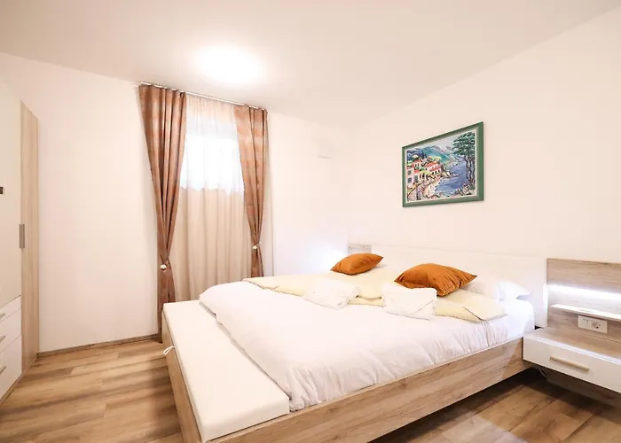 Premium Nessi With Pool & Seaview Вир