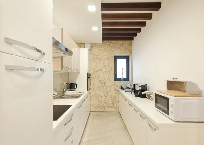 Premium Nessi With Pool & Seaview Вилла