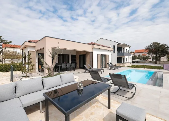 Вилла Premium Nessi With Pool & Seaview