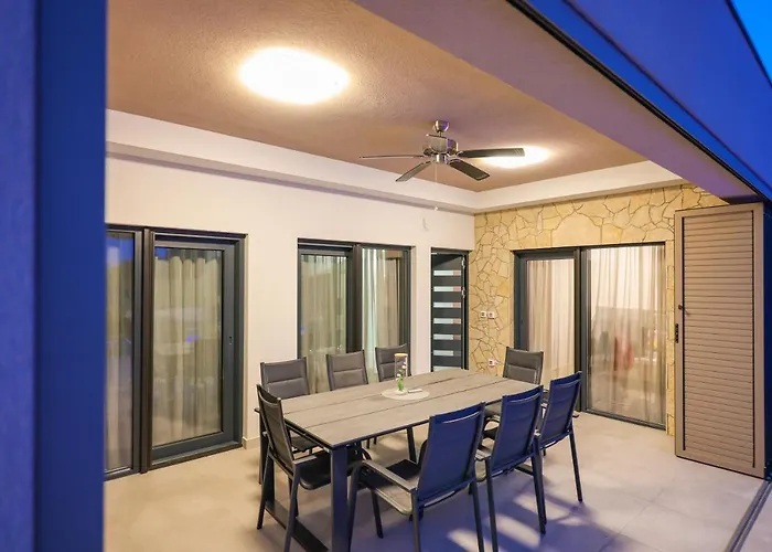 Premium Nessi With Pool & Seaview Вир